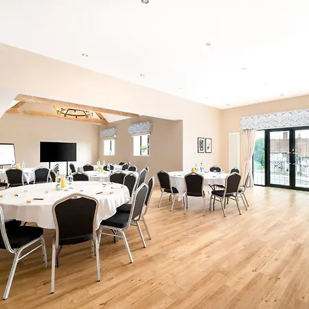 Voco Lythe Hill Hotel & Spa By Ihg-3